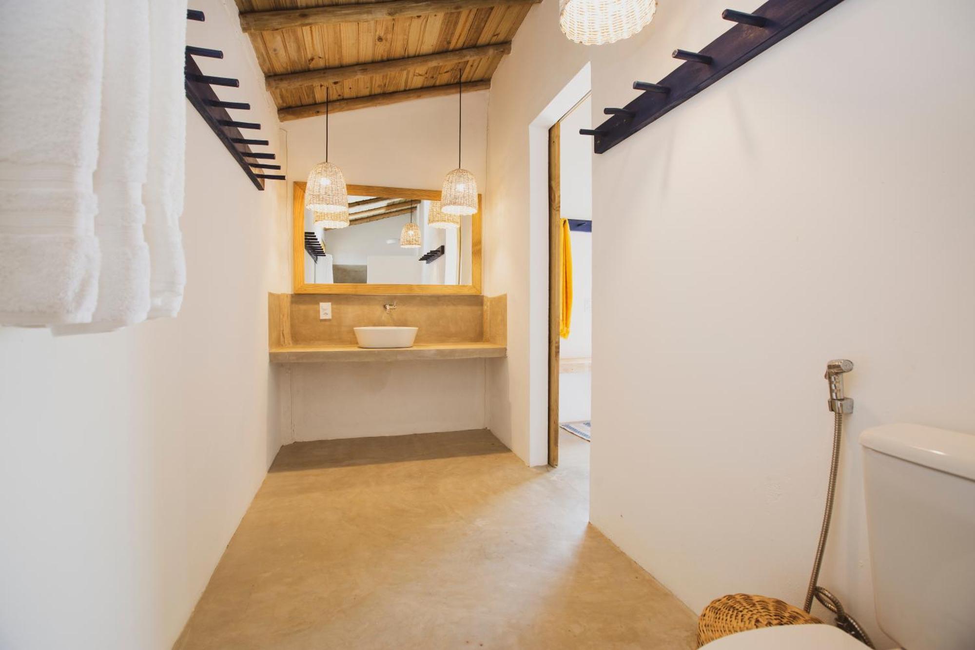 Bed & Breakfast Pousada Caju Marinho - Pe Na Areia Em Barra Velha, Caraiva